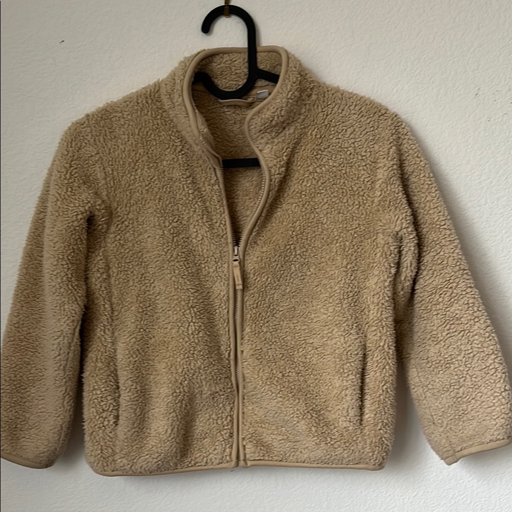 UNIQLO Cozy Soft Tan Beige Kids Fleece Jacket Zipper Pockets size 5-6